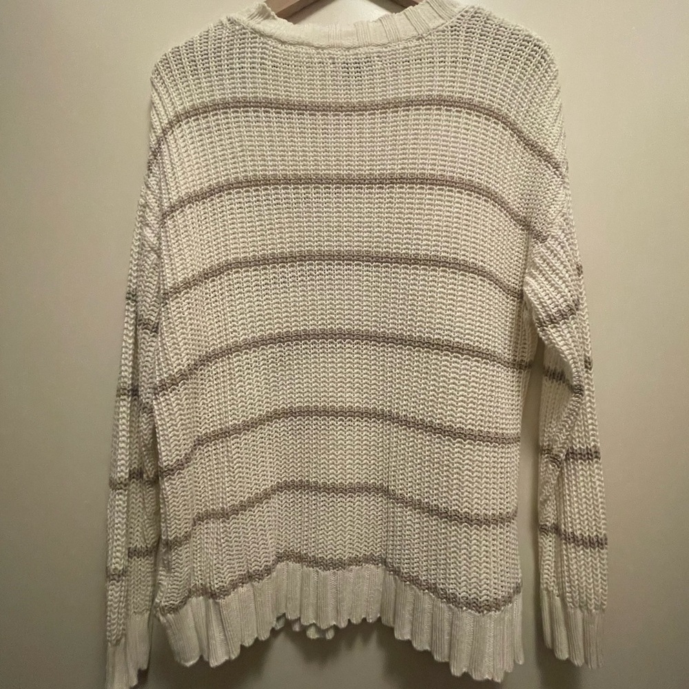 American Eagle Outfitters Crew Neck Sweater - Picture 2 of 7
